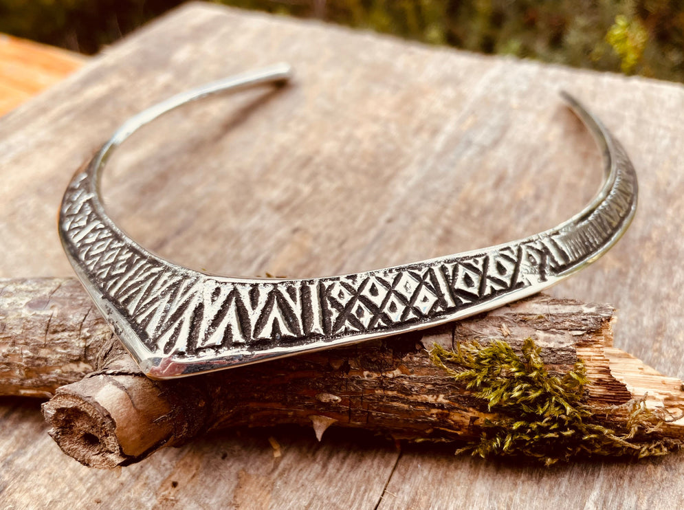 Ethnic Choker Silver Necklace / Rustic / Gypsy / Lightweight / Boho / Tribal / Hippie / Rustic / Vegan / Aztec