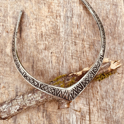 Ethnic Choker Silver Necklace / Rustic / Gypsy / Lightweight / Boho / Tribal / Hippie / Rustic / Vegan / Aztec