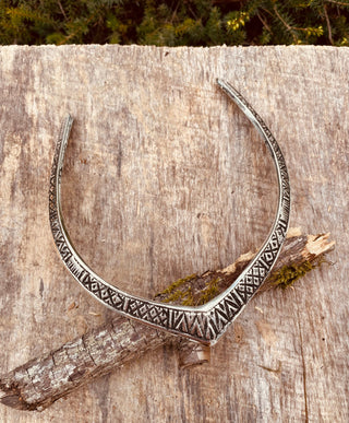 Ethnic Choker Silver Necklace / Rustic / Gypsy / Lightweight / Boho / Tribal / Hippie / Rustic / Vegan / Aztec