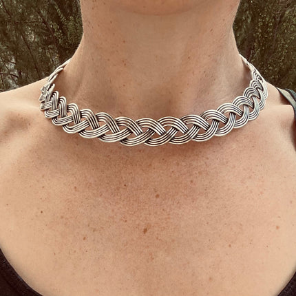 Torque à nœud celtique Argentée / Choker / Boho Ethnique Tribal / Collier Plat / Bohème / Rustique / Azteque