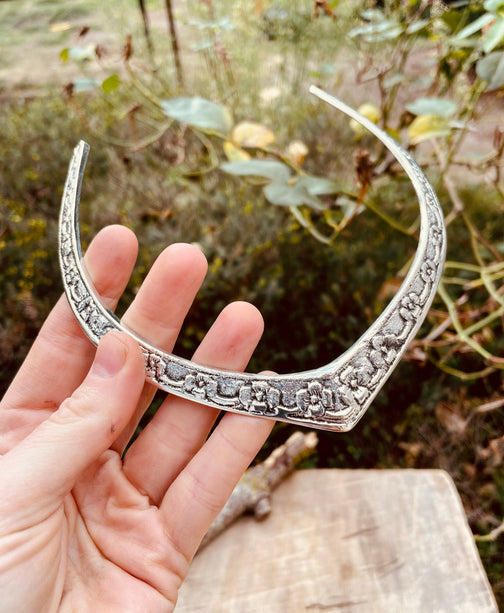 Ethnic Flower Choker Silver Necklace / Rustic / Gypsy / Lightweight / Boho / Tribal / Hippie / Rustic / Vegan / Aztec