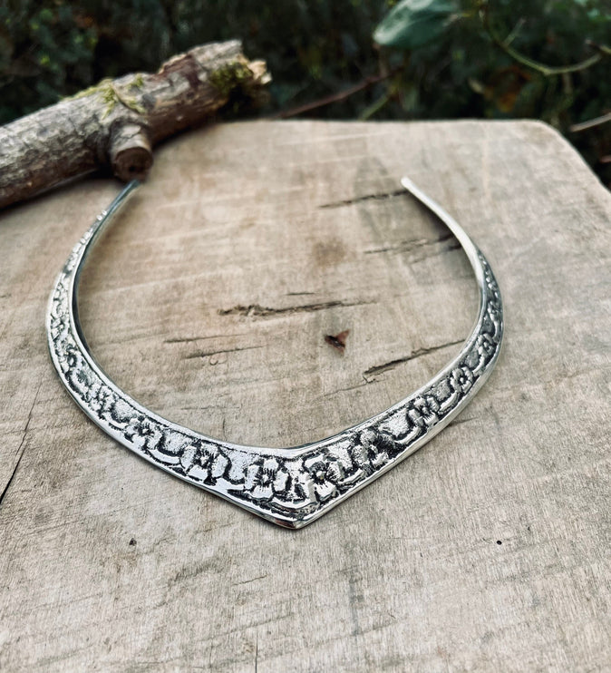 Ethnic Flower Choker Silver Necklace / Rustic / Gypsy / Lightweight / Boho / Tribal / Hippie / Rustic / Vegan / Aztec