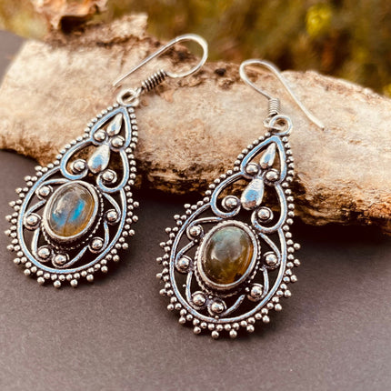 Ethnic Labradorite Silver Drop Dangle earrings / Birth Stone / Ethnic / rustic, yoga, hippie, gypsy, pretty, psy, boho, bohemian, festival