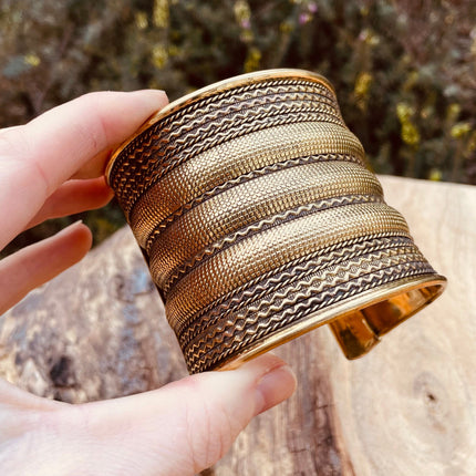 Large Cuff Gold Boho Bracelet / Tribal / Celtic / Berber / Ethnic jewelery / Steampunk / Burning Man / Gypsy / Jewellery / Adjustable