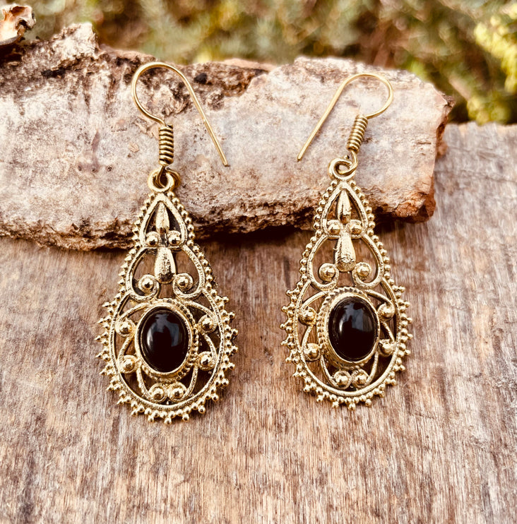 Black Onyx earrings Brass Drop Dangle earrings / Birth Stone / Ethnic / rustic, yoga, hippie, gypsy, pretty, psy, boho, bohemian, festival