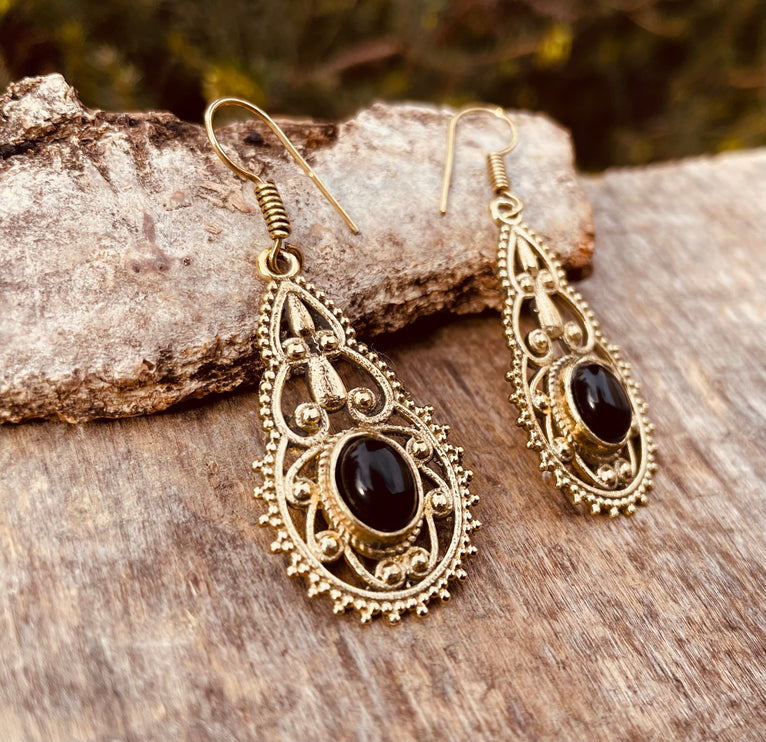 Black Onyx earrings Brass Drop Dangle earrings / Birth Stone / Ethnic / rustic, yoga, hippie, gypsy, pretty, psy, boho, bohemian, festival