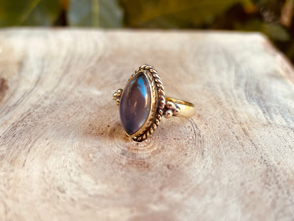 Golden Amethyst Ring / Ethnic style / Boho / Bohemian / Psy / Rustic / Tribal / Gypsy / Festival / Healing / Festival