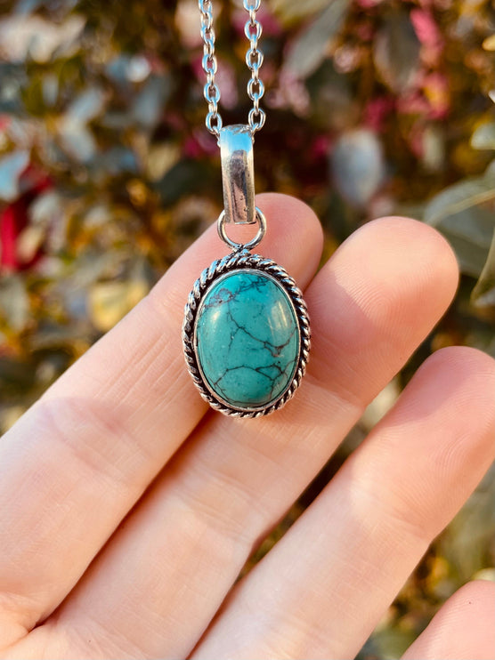 Turquoise Silver Necklace / Simple / Classic / Hypoallergenic / Boho / Crystal Jewelery / Ethnic / Hypoallergenic / Illuminati