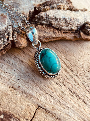 Turquoise Silver Necklace / Simple / Classic / Hypoallergenic / Boho / Crystal Jewelery / Ethnic / Hypoallergenic / Illuminati