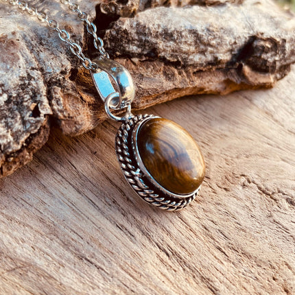 Tiger Eye Silver Necklace / Simple / Classic / Hypoallergenic / Boho / Crystal Jewelery / Ethnic / Hypoallergenic / Illuminati