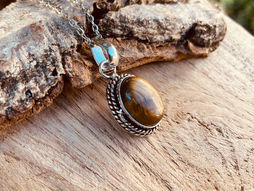 Tiger Eye Silver Necklace / Simple / Classic / Hypoallergenic / Boho / Crystal Jewelery / Ethnic / Hypoallergenic / Illuminati