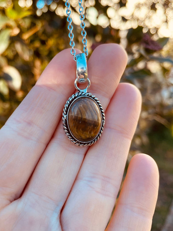 Tiger Eye Silver Necklace / Simple / Classic / Hypoallergenic / Boho / Crystal Jewelery / Ethnic / Hypoallergenic / Illuminati