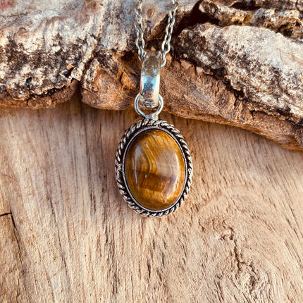 Tiger Eye Silver Necklace / Simple / Classic / Hypoallergenic / Boho / Crystal Jewelery / Ethnic / Hypoallergenic / Illuminati