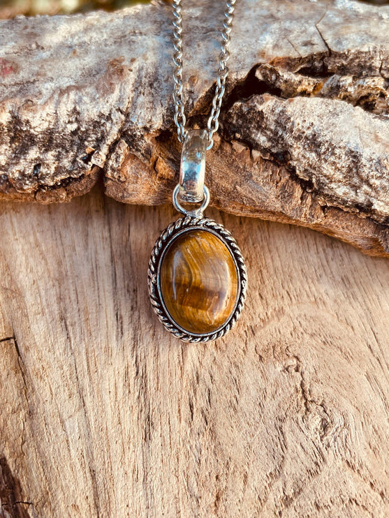 Tiger Eye Silver Necklace / Simple / Classic / Hypoallergenic / Boho / Crystal Jewelery / Ethnic / Hypoallergenic / Illuminati