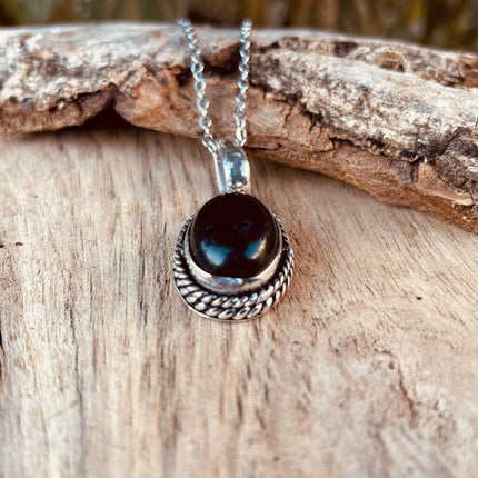 Black Onyx Silver Necklace / Simple / Classic / Hypoallergenic / Boho / Crystal Jewelery / Ethnic / Hypoallergenic / Illuminati