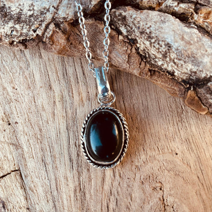 Black Onyx Silver Necklace / Simple / Classic / Hypoallergenic / Boho / Crystal Jewelery / Ethnic / Hypoallergenic / Illuminati