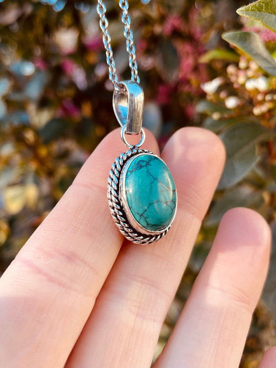 Turquoise Silver Necklace / Simple / Classic / Hypoallergenic / Boho / Crystal Jewelery / Ethnic / Hypoallergenic / Illuminati