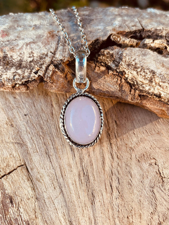 Rose Quartz Silver Necklace / Simple / Classic / Hypoallergenic / Boho / Crystal Jewelery / Ethnic / Hypoallergenic / Illuminati