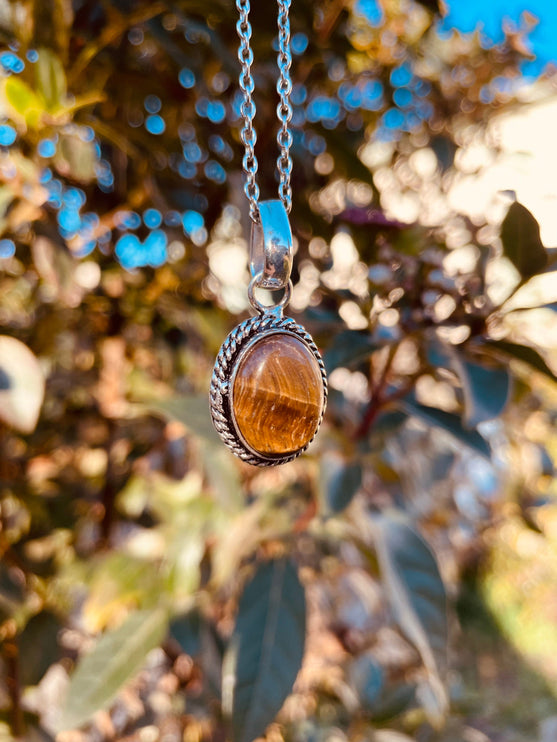 Tiger Eye Silver Necklace / Simple / Classic / Hypoallergenic / Boho / Crystal Jewelery / Ethnic / Hypoallergenic / Illuminati