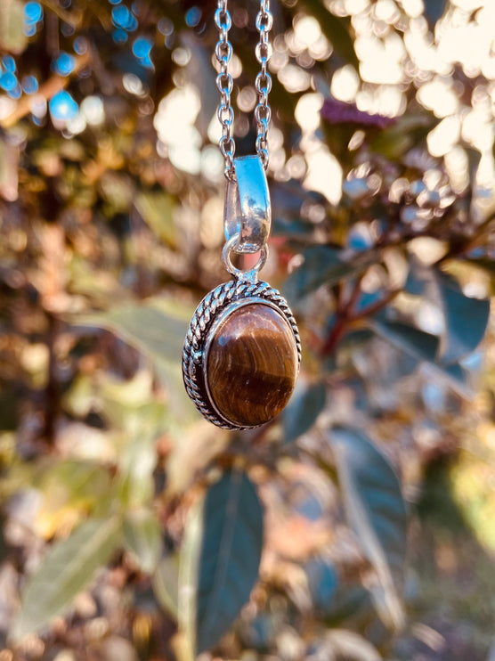 Tiger Eye Silver Necklace / Simple / Classic / Hypoallergenic / Boho / Crystal Jewelery / Ethnic / Hypoallergenic / Illuminati