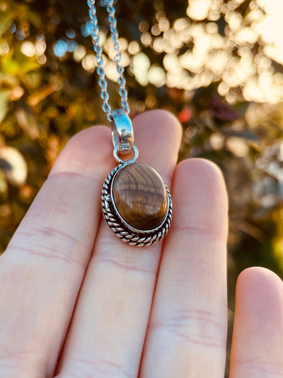 Tiger Eye Silver Necklace / Simple / Classic / Hypoallergenic / Boho / Crystal Jewelery / Ethnic / Hypoallergenic / Illuminati