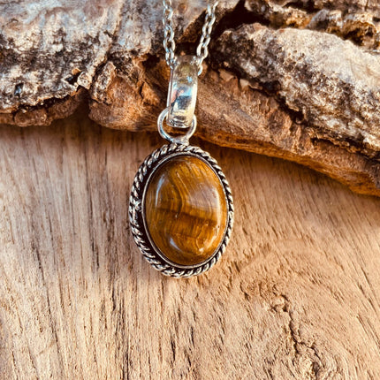 Tiger Eye Silver Necklace / Simple / Classic / Hypoallergenic / Boho / Crystal Jewelery / Ethnic / Hypoallergenic / Illuminati