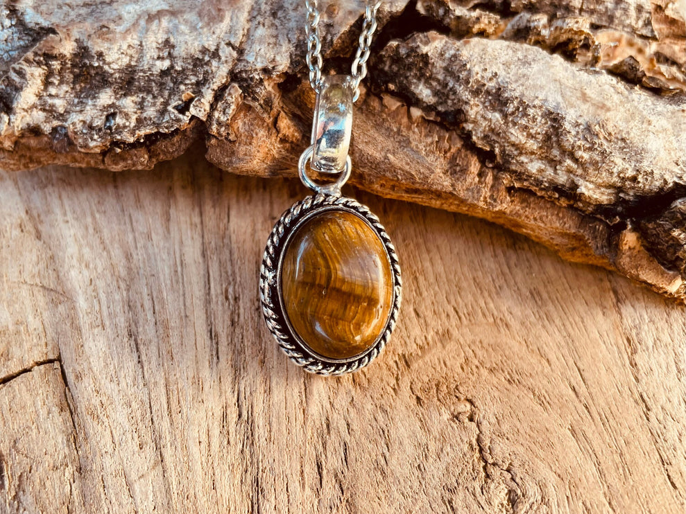 Tiger Eye Silver Necklace / Simple / Classic / Hypoallergenic / Boho / Crystal Jewelery / Ethnic / Hypoallergenic / Illuminati