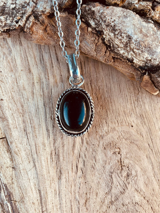 Black Onyx Silver Necklace / Simple / Classic / Hypoallergenic / Boho / Crystal Jewelery / Ethnic / Hypoallergenic / Illuminati