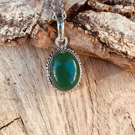 Green Onyx Silver Necklace / Simple / Classic / Hypoallergenic / Boho / Crystal Jewelery / Ethnic / Hypoallergenic / Illuminati