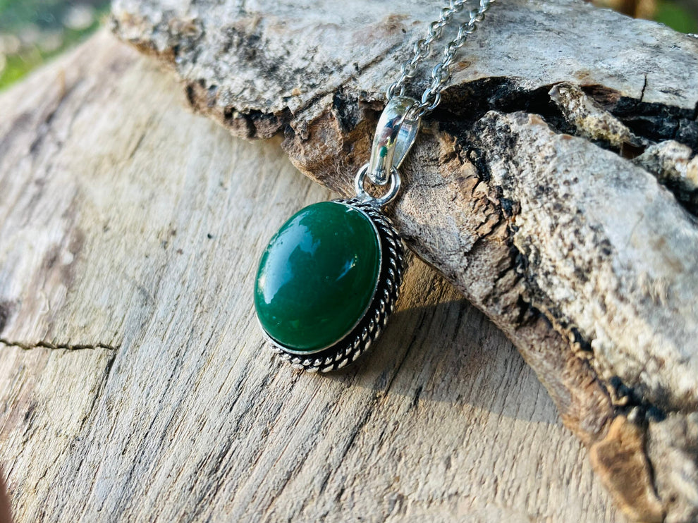 Green Onyx Silver Necklace / Simple / Classic / Hypoallergenic / Boho / Crystal Jewelery / Ethnic / Hypoallergenic / Illuminati