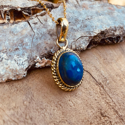 Lapis Lazuli Gold Necklace / Simple / Classic / Hypoallergenic / Boho / Crystal Jewelery / Ethnic / Hypoallergenic / Illuminati