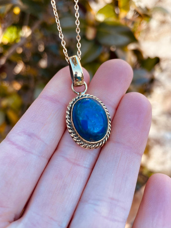 Lapis Lazuli Gold Necklace / Simple / Classic / Hypoallergenic / Boho / Crystal Jewelery / Ethnic / Hypoallergenic / Illuminati