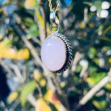 Rose Quartz Gold Necklace / Simple / Classic / Hypoallergenic / Boho / Crystal Jewelery / Ethnic / Hypoallergenic / Illuminati