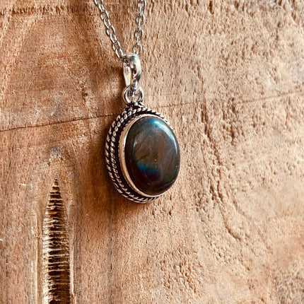 Labradorite Necklace Silver Chain / Simple / Classic / Hypoallergenic / Boho / Crystal Jewelery / Ethnic / Hypoallergenic / Illuminati