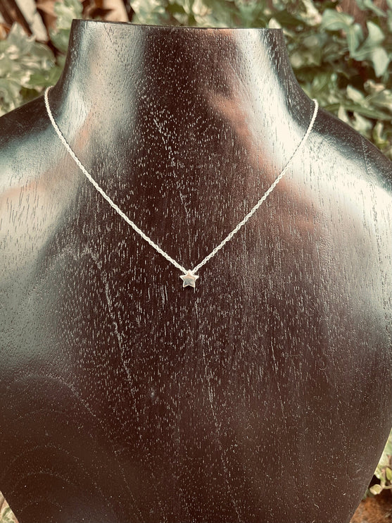 Sterling Silver Necklace Star Pendant Adjustable Chain / Delicate / Dainty Jewelery / Modern / Contemporary jewellery / Boho style