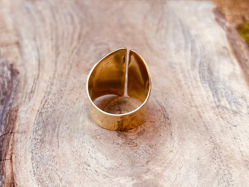 Hammered Brass Ring Boho Chic / Bohemian / Ethnic / Psy / Rustic / Tribal / Gypsy / Festival / Healing / Festival