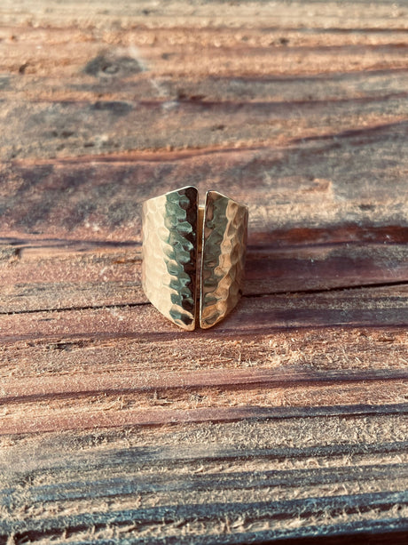 Hammered Brass Ring Boho Chic / Bohemian / Ethnic / Psy / Rustic / Tribal / Gypsy / Festival / Healing / Festival