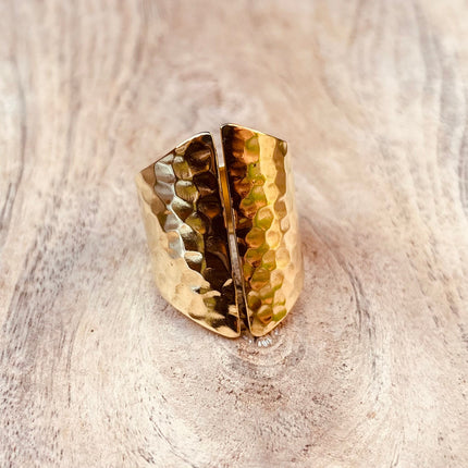 Hammered Brass Ring Boho Chic / Bohemian / Ethnic / Psy / Rustic / Tribal / Gypsy / Festival / Healing / Festival