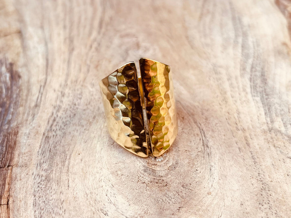 Hammered Brass Ring Boho Chic / Bohemian / Ethnic / Psy / Rustic / Tribal / Gypsy / Festival / Healing / Festival