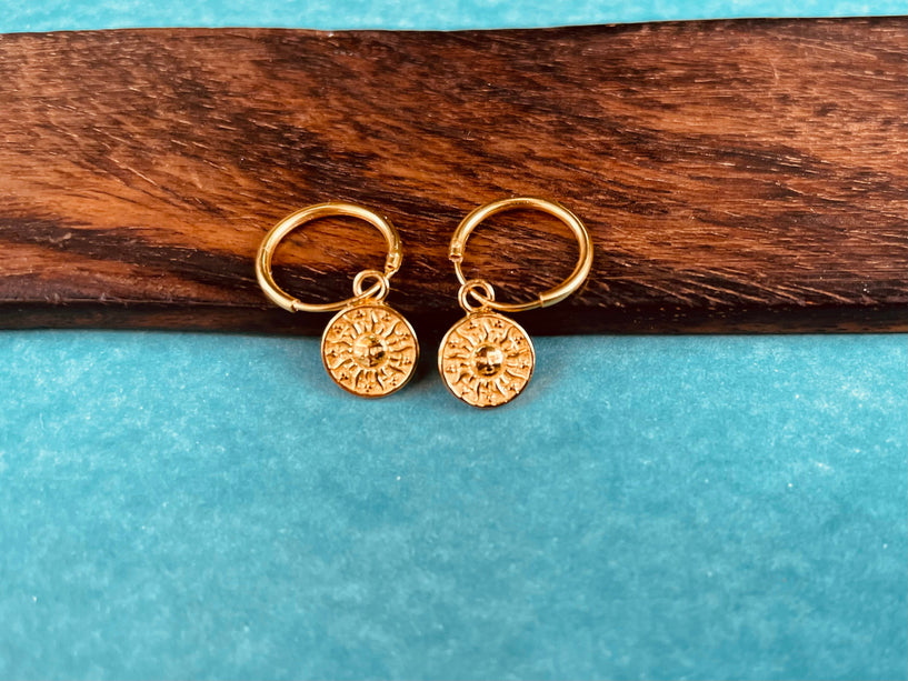 Huggie Hoop Sterling Silver 925 Gold Sun Earrings / Hypoallergenic Jewellery / Delicate Jewelery / Boho / Tarot / Boho / Sensitive