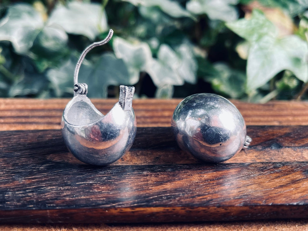 Chunky Ball Hoop Silver Earrings / Boho Jewelery / Bohemian Look / Festival Fashion / Yoga / Rustic / Tribal Jewellery / Indian Design