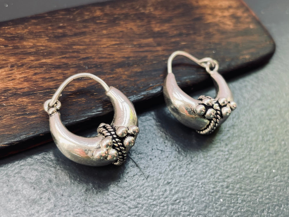 Chunky Ball Hoop Silver Earrings / Boho Jewelery / Bohemian Look / Festival Fashion / Yoga / Rustic / Tribal Jewellery / Indian Design