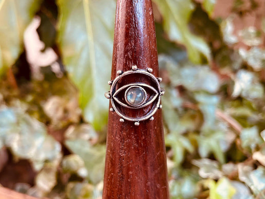 Silver Eye Labradorite Ring / Unique Gemstone Ring / Unisex Ring / Illuminati / Third Eye / Boho / Ethnic / Rustic / Gypsy / Gift for Her