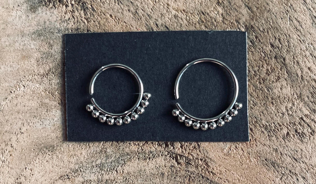 Surgical Steel Twist Ring / 8mm 10mm / Septum / Body Jewelery Jewellery / Body Modification / Punk / Goth / Boho Look / Hypoallergenic