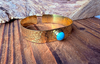 Hammered Brass Bracelet with Turquoise / Adjustable / Bohemian Jewellery / Ethnic Style / Rustic / Boho / Gift for Her / Artisanal /