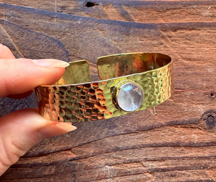 Hammered Brass Bracelet with Moonstone / Adjustable / Bohemian Jewellery / Ethnic Style / Rustic / Boho / Gift for Her / Artisanal /