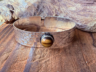 Hammered Brass Bracelet with Tiger's Eye / Adjustable / Bohemian Jewellery / Ethnic Style / Rustic / Boho / Gift for Her / Artisanal /