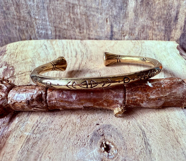 Bracelet Tribal Symbols Native Markings / Bangle / Cuff / Unisex / Boho / Ethnic / Rustic / Bohemian / Hippie / Costume Fashion Jewelery /