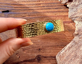 Hammered Brass Bracelet with Turquoise / Adjustable / Bohemian Jewellery / Ethnic Style / Rustic / Boho / Gift for Her / Artisanal /