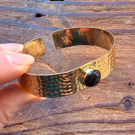 Hammered Brass Bracelet with Black Onyx / Adjustable / Bohemian Jewellery / Ethnic Style / Rustic / Boho / Gift for Her / Artisanal /